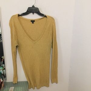Torrid V neck yellow ribbed sweater size 2